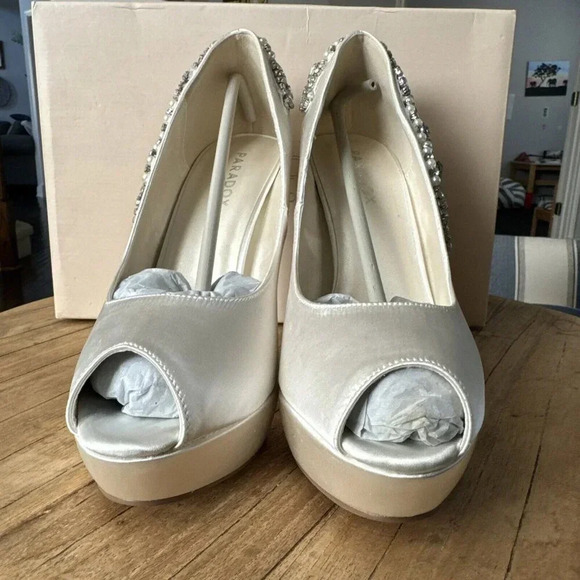 NWB Paradox London Womens Indulgence Ivory Size 7 High Heel Wedding Pump - Picture 5 of 12
